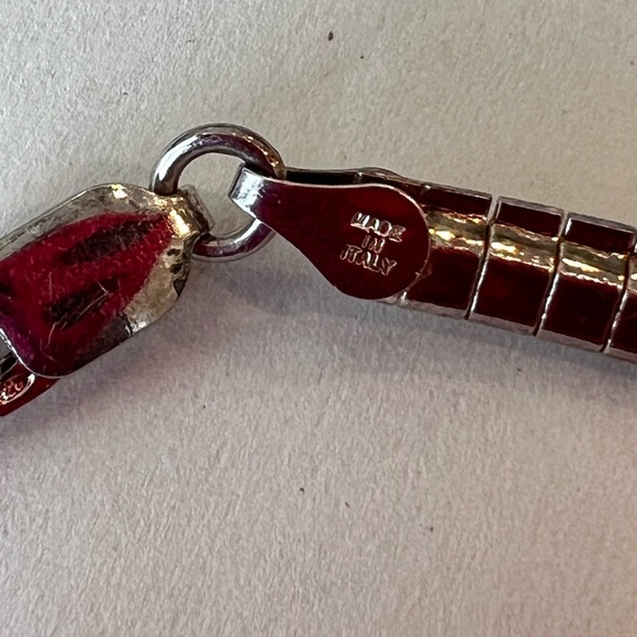 Elegant Silver Necklace - Picture 6 of 9